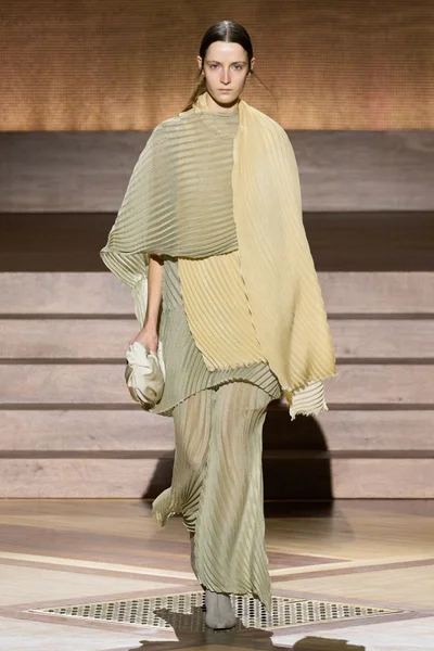 Look 42